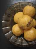 Moong dal (Green Gram Beans) Ladoo | Pasi Paruppu Urundai |  Nei urundai - Healthy Snacks