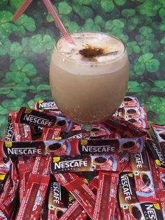 કોલ્ડ કોફી વીથ આઈસ્ક્રીમ (Cold Coffee With Icecream Recipe In Gujarati) રેસીપી મુખ્ય ફોટો