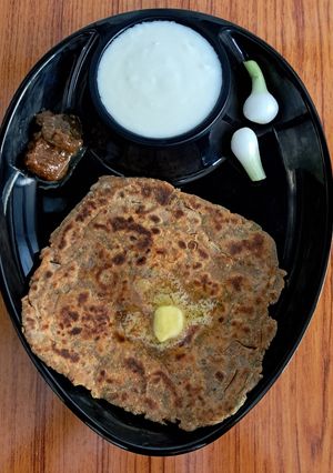 A picture of Punjabi Missi roti.