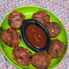 A picture of Beetroot tikki.