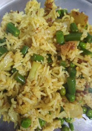 A picture of Veggie rice.