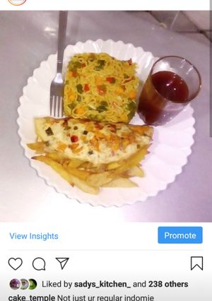 A picture of Indomie with vegetables.