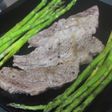 Chuletón para dos, con espárragos