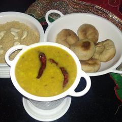 A picture of Dal bati churma.