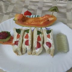 Sandwich with fruits A picture of Sandwich with fruits.
