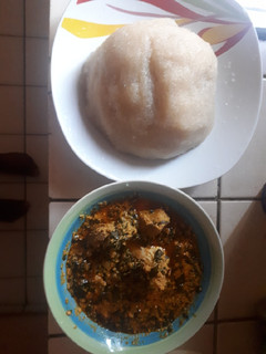A picture of Eguisi soup and Eba.