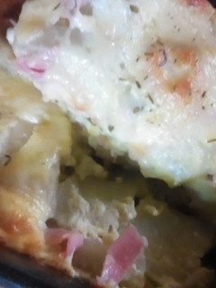 Una foto de Hinojos gratinados 🌱🥔🍖🧀