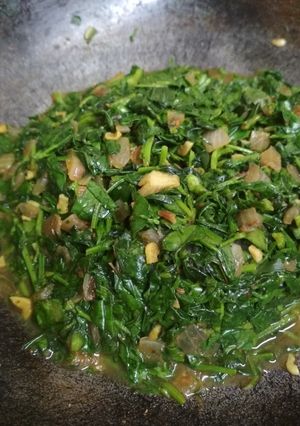 A picture of Lasuni methi.