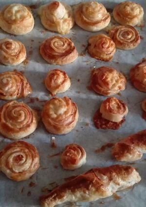 Foto principal de Rollitos de hojaldre de queso y pavo