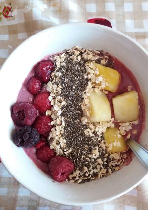 Una foto de Smoothie bowl berries para desayunar!