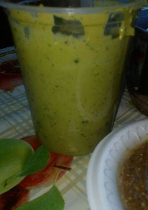 Una foto de * Salsa de aguacate*