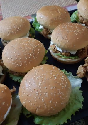 A picture of Zinger burgers.