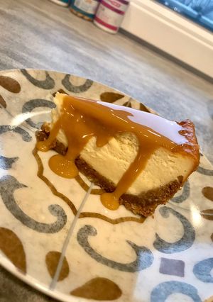 Mennyei sajttorta dulce de leche-vel recept fotója