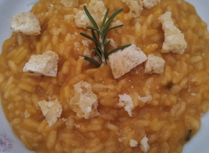 Foto di Risotto alla zucca con pepite di parmigiano al microonde