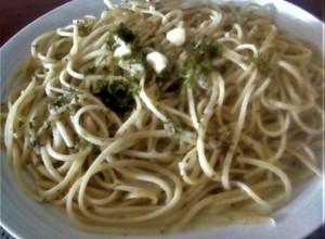 Una foto de Spaguettis al Burro con Ajo