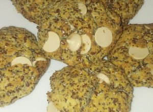 Una foto de Coconut Caramel Flaxseed Cookies