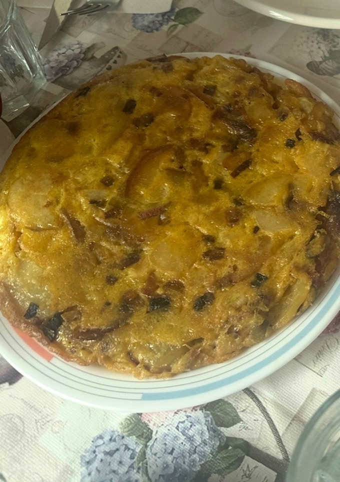 Una foto de Tortilla de patata con cebolla