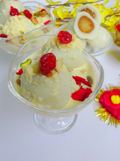 चाव डम्पलिंग रसमलाई (Chawal dumpling rasmalai recipe in Hindi) रेसिपी मुख्य फोटो