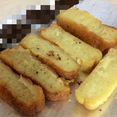 Glutinous rice cake A picture of Glutinous rice cake.