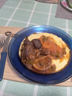 Una foto de Estofado de Osobuco con Polenta