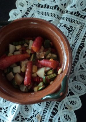 Una foto de Verduras de la huerta guisadas con hierbabuena y cerveza mamá  licha