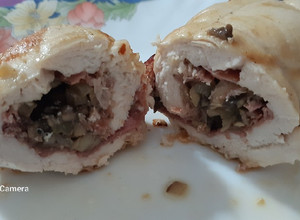 Una foto de Pechuga de pollo rellena de champiñones y jamón, en airfryer