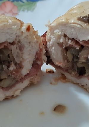 Una foto de Pechuga de pollo rellena de champiñones y jamón, en airfryer