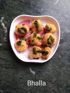 दाल के वड़े और चटनी (Dal ke vade aur chutney recipe in Hindi) रेसिपी मुख्य फोटो