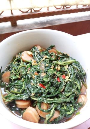 Foto resep Tumis Kangkung Terasi Sosis
