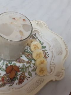 બનાનાની સ્મુધી (Banana Smoothie Recipe In Gujarati) રેસીપી મુખ્ય ફોટો