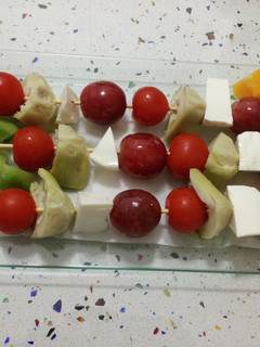 Una foto de Pinchitos de frutas y verduras