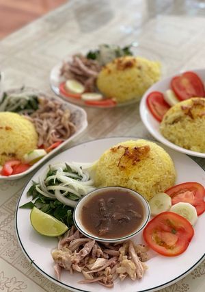 Hình của món Cơm gà Hội An.
