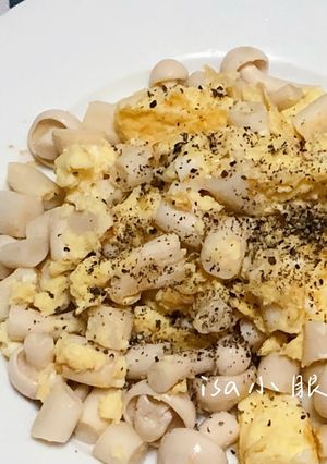 白精靈菇炒蛋 的食譜成品照片