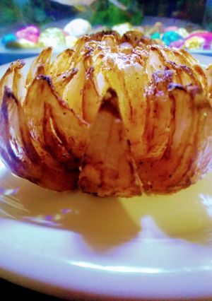 A picture of Blooming onion.