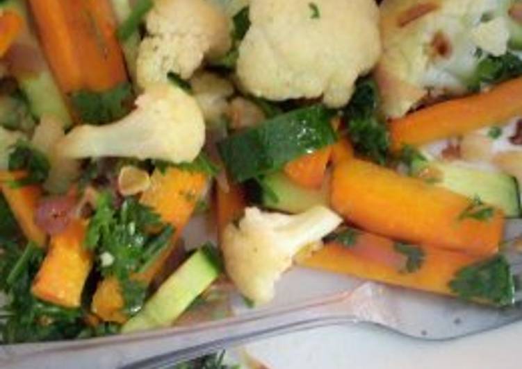 Carrots and cauliflower salad