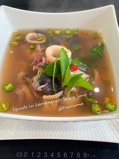 A picture of Squids in Lemongrass Spicy Soup.