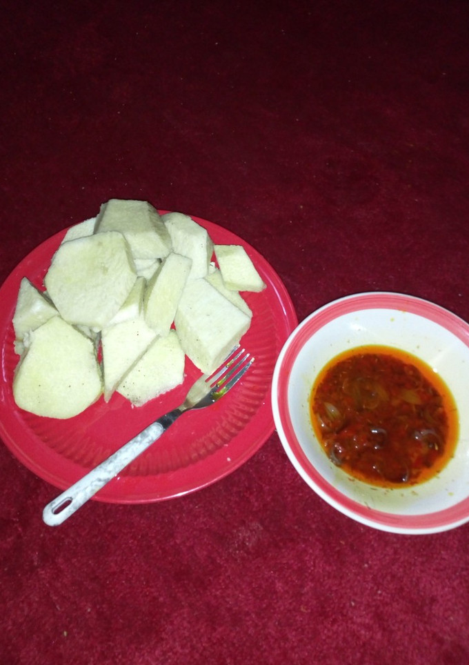 A picture of Yam with souce.