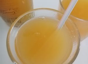 O poză a rețetei Suc din nectarine, pere şi mandarine.
