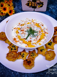 صورة لوصفة سلطة الزبادي اليوناني (تيزيكي صوص)