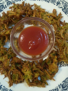 A picture of Onion-Capsicum Pakoras.