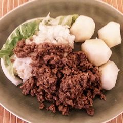 A picture of Sig's Cauliflower Puree with Minced Meat.