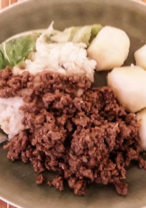A picture of Sig's Cauliflower Puree with Minced Meat.