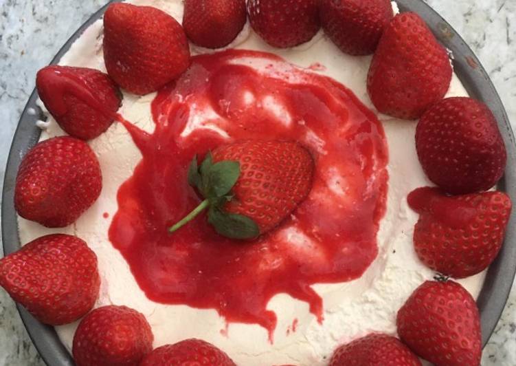 Steps to Make Delicious Very berry cheesecake 😋