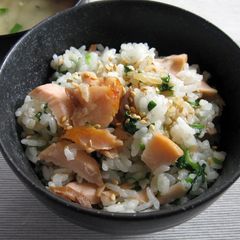 A picture of Grilled Salmon & Watercress Mazegohan.