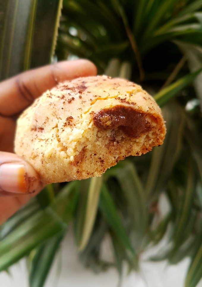 A picture of Chocolates and Nuts cookies.