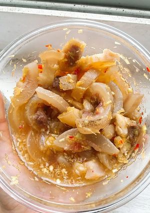 Hình của món Đuôi bò ngâm sả ớt.