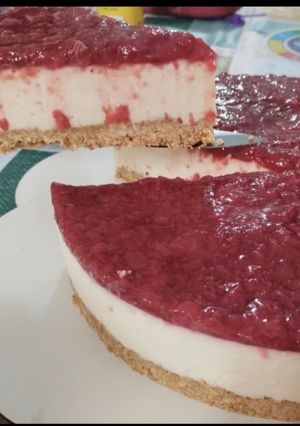 Una foto de Cheesecake con frutillas 🍓 (sin cocción)