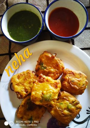 A picture of Bread Pakora.