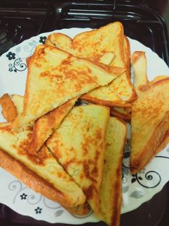 A picture of Egg bread toast.