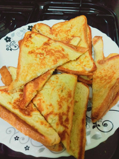 A picture of Egg bread toast.